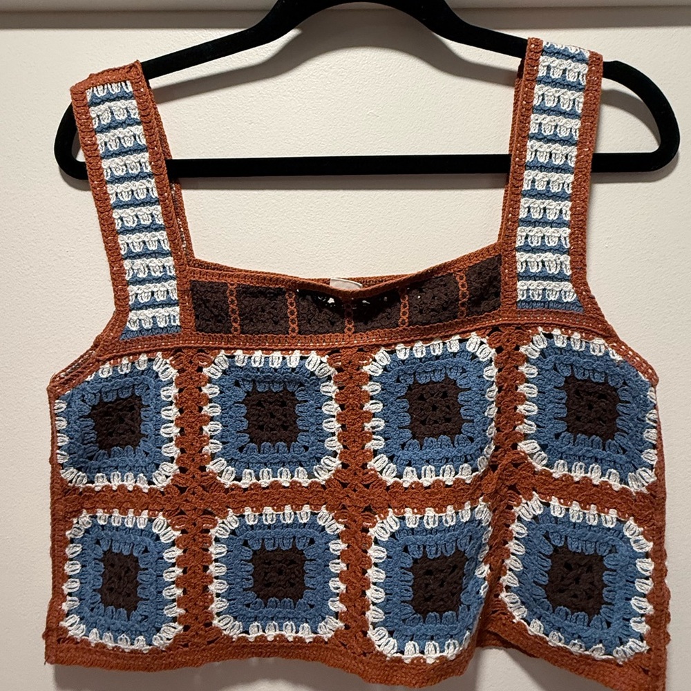 Crochet Square Pattern Cropped Tank Top